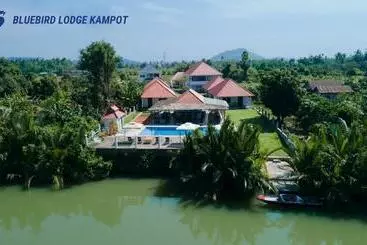 هتل Bluebird Lodge Kampot
