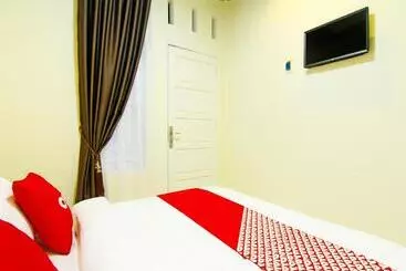 ホテル Oyo 90978 Khalifi Guesthouse Syariah