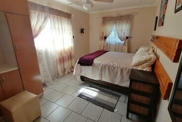 Пансион Erythrina Cottages