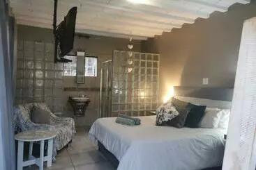 ベッドアンドブレックファースト Adams  Mtoti