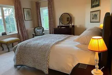 Pensió Yearle House