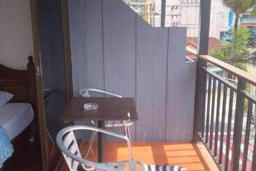 Общежитие Kamala Bay Inn