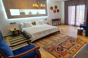 هاستل Maurice Bonjean