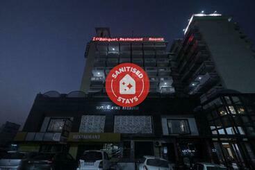 Hotel Townhouse 841 Parker Plaza