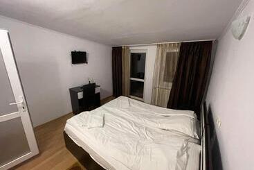 پانسیون Casa Floraly