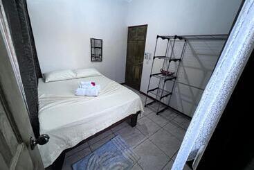 פנסיון Natural Experience House