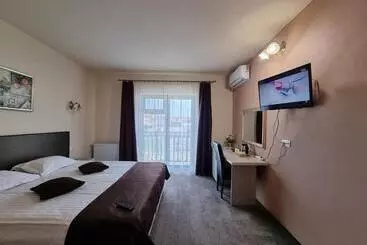 پانسیون Alba Forum