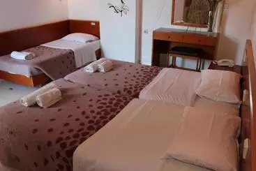 Elarin Studios & Apartments