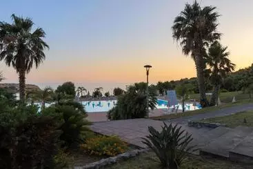 Hostelli Villaggio Club Baia Di Dino