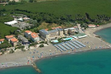 Isa Double Room In Hotel With Swimming Pool In Marina Di Cecina, Just 10 Meters From The Sea