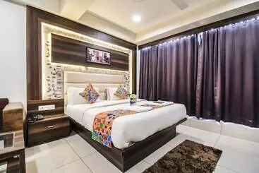 Fabhotel Royal Residency Sama  Savli Rd