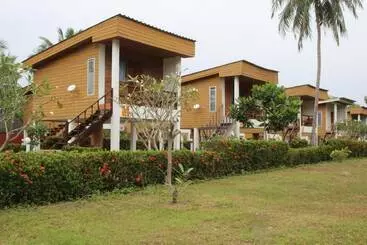 Hotel Kohjum Sea Beach Resort