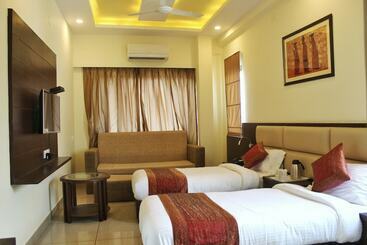 בית מלון כפרי Sarovar Grand