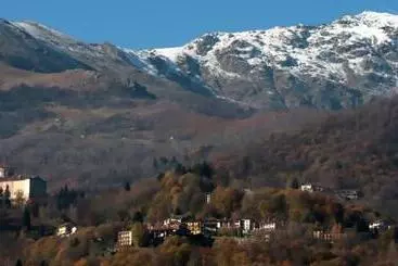 Huoneistohotelli Santuario Di Graglia Resort