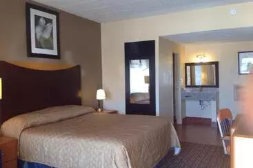 Отель Diamond Inn & Suites