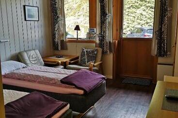 Kvamsdal Pensjonat 3