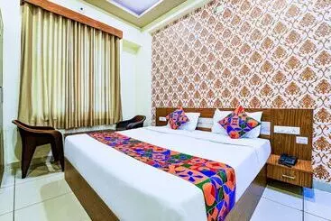 Fabhotel Lavishka Palace
