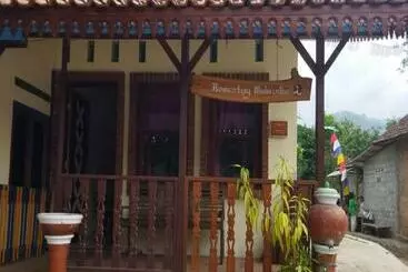 پانسیون Borobudur Kampung Homestay  Markoni