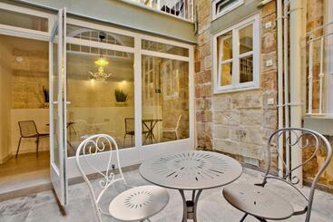 Pensionat Chateau La Vallette   St. Elmo Suite