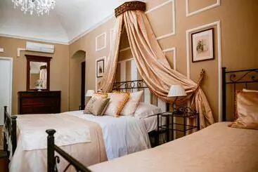 Majatalo La Foresteria Di Palazzo Picedi Benettini