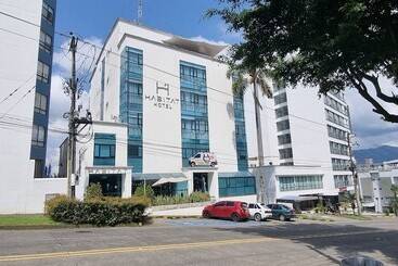 Hotel Habitat Suites