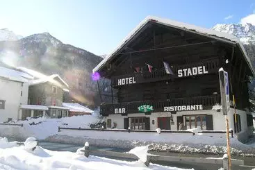 ホテル Stadel