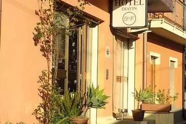 هتل Diavin