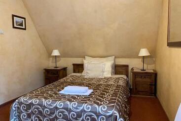 هتل Dwor Karolowka