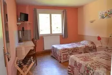 Отель Hôtel De Courteilles