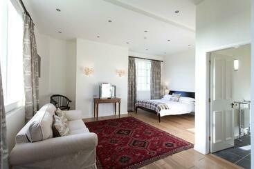 민박 Tailor Room 1