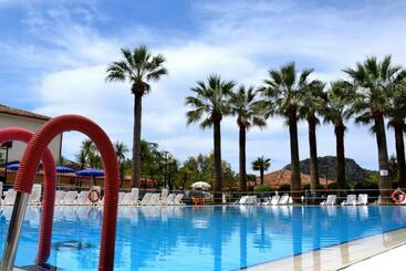 מלון דירות Villaggio Turistico La Mantinera Residence