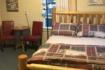 Aamiaismajoitus (B&B) Holiday Lodge Cabins