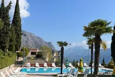 Отель Village Bazzanega Montagnoli Group