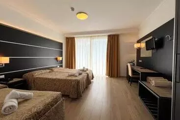 Hotelli Village Bazzanega   Montagnoli Group