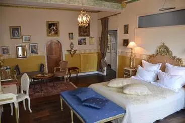 פנסיון La Tour Du Lion