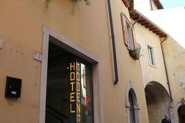Hotel Modena Old Town