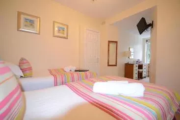 Pension (Hôtel basse catégorie) Southview Guest House And Indoor Pool