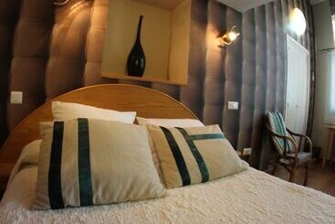 هتل Des Arts, Artisanal Et Independant