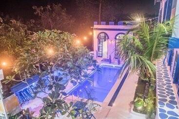 Hotel Bombora Surf Camp