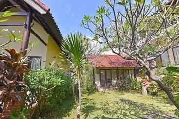 酒店 Oyo 91191 Lovina Dolphin Lodge