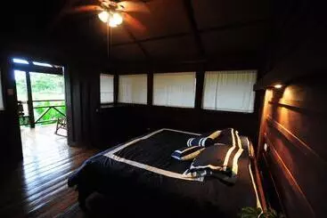 هتل La Anita Rainforest Ranch