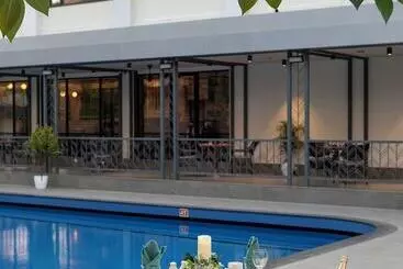 Hotel Vivanta Mangalore Oldport Road   Formerly Known As Taj Manjarun