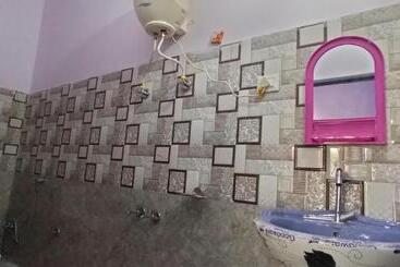 Pensió Kedardham Guest House