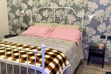 B&b Staziona E Dormi