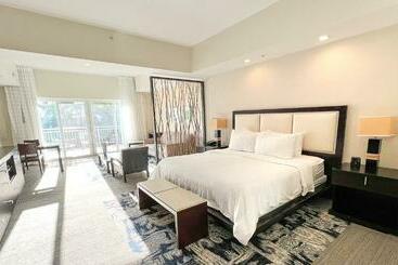 מלון דירות Modern Private Studio   King Bed, Jacuzzi, Balcony And Pool