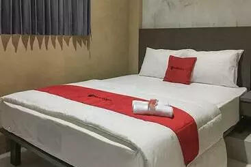 Hotel Reddoorz Near Wisata Paribendo Lawang