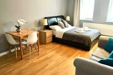 Majatalo Lovely Studio Room In The Heart Of Kingston Upon Thames