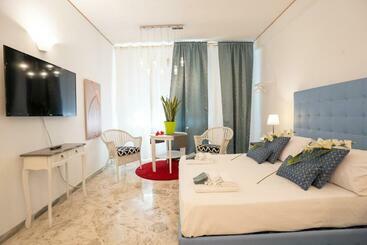 פנסיון Cavour Bari Centro _ Brand City Life _