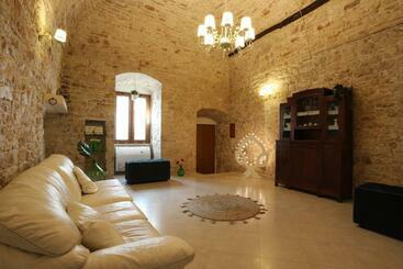 Pensjonat Pietraviva House