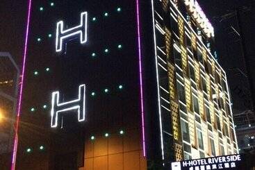 H Hotel Riverside